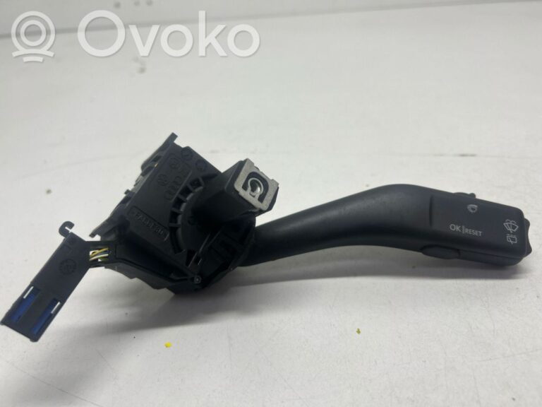 24f4203f0118f4dca4214af2cac4bded-74b27f78c74b64fcc09025f803b01bd9_wiper_control_stalk