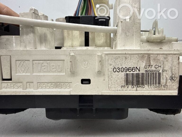 292b7a44900e570ab6ba988b4b954795-be1a47e22eff991eaf9d7086faa0ef09_climate_control_unit
