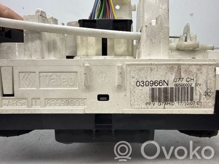 292b7a44900e570ab6ba988b4b954795-be1a47e22eff991eaf9d7086faa0ef09_climate_control_unit