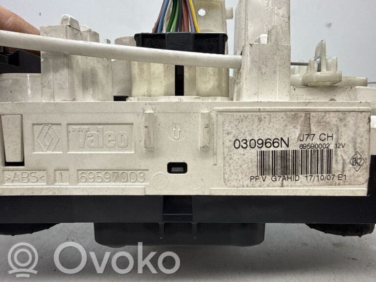 292b7a44900e570ab6ba988b4b954795-be1a47e22eff991eaf9d7086faa0ef09_climate_control_unit