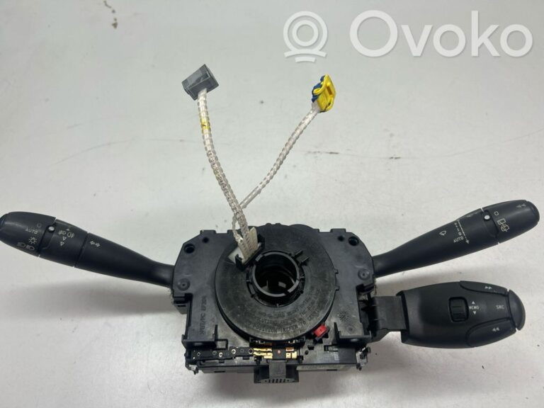 29a390e43a67cdb374b781937e1ddd6c-7b6180486055f7252235bd509315de2e_light_switch