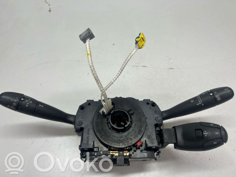 29a390e43a67cdb374b781937e1ddd6c-7b6180486055f7252235bd509315de2e_light_switch