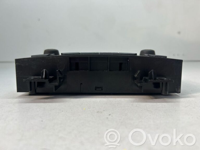 2b705adbbedbe2e8a9c212ca53a18fe2-c7070fcaa7477fc878e56c05ea4bbf48_climate_control_unit