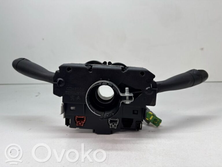 2d06ae0c5d1d06f94e726b5a57d89090-333c28033e9cddf672c0a459829c9cad_light_switch