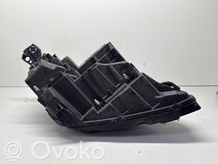 2d37426ea4b98e30484540dc1e5dd17d-0a06b1fa9dd946c4c8d88f9476452718_headlight_headlamp