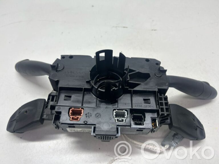 3290dc7f99c0e201f0fac00fb684a4ae-98c31e0dda8a37f5fefd70624a30d9b9_light_switch