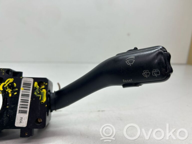 3561eafe3c82a6dec9037e71e39fb77e-986720825e581cea43092d6bd41ad647_wiper_turn_signal_indicator_stalk_switch