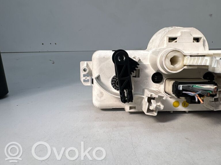 3738d163ba609194bc4b336a508c5bfd-e9d2c97ee4f734f0366510bfa2438322_climate_control_unit