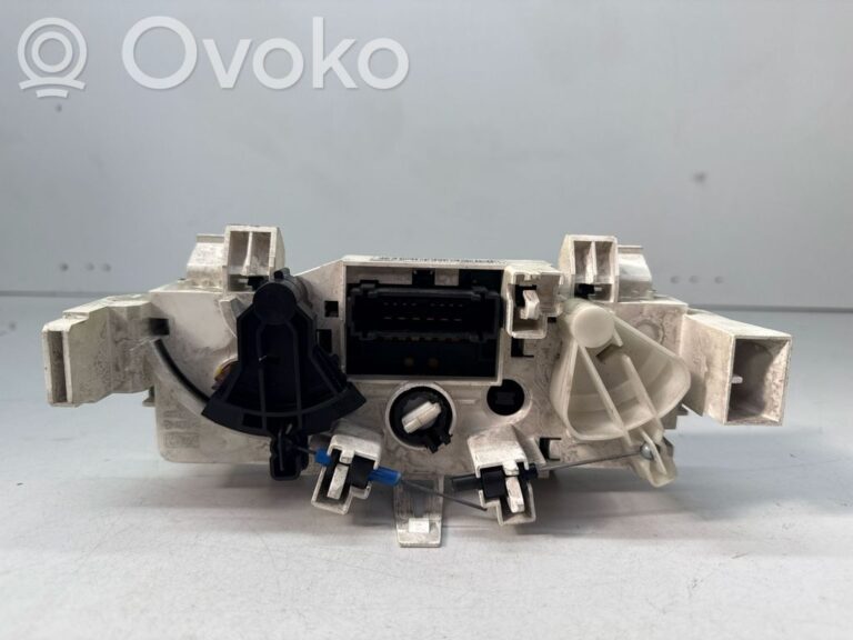 383cbc4d52aa24066b1a78db455bca62-3eea34fd2dcb05c649eb414112ae163b_climate_control_unit