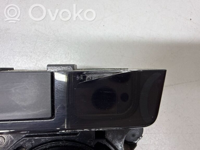 43753de83f2ecdf9d844cfd35fc4eb75-92d9387164567bad2da3bd53f8c82fd6_climate_control_unit