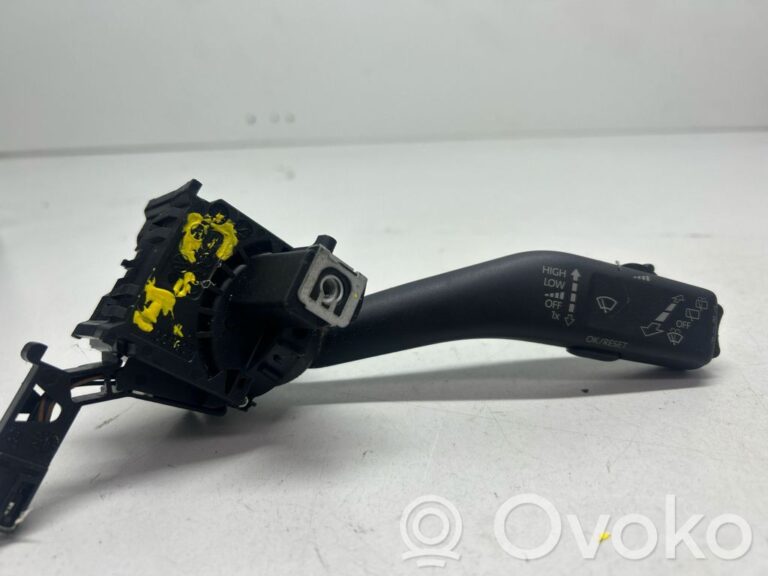 43895463f0e355bac4b28d98aa3fb18a-793489a360e73908dd43e75dcd22b418_wiper_control_stalk