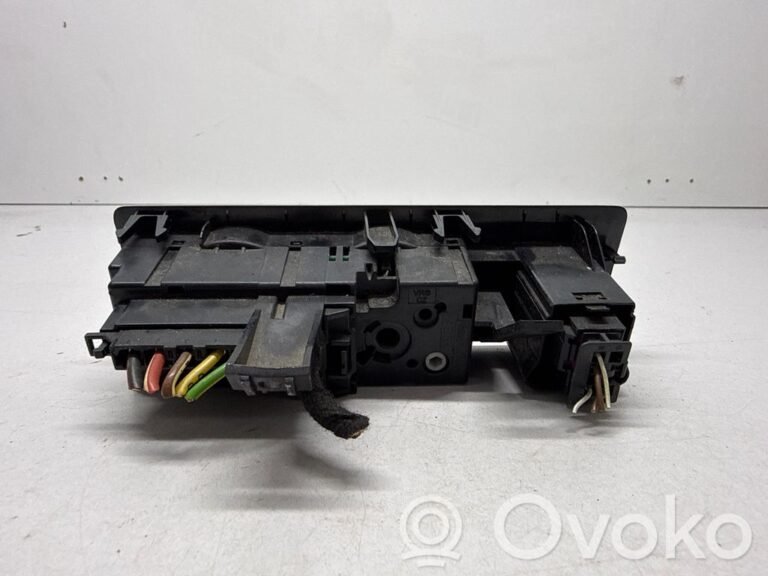 43ca11a7a0c686bb83839976270198f4-496141212ca94ad9f6225cf5dac9e58e_climate_control_unit