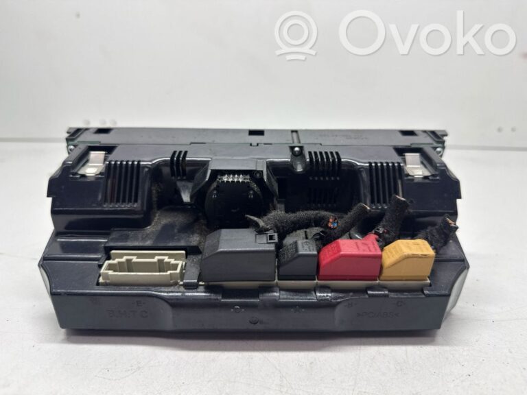 4b163db6872ee52ac250b1a5ac830cfc-cefd1ac5b186161077ba7c38d67807b7_climate_control_unit