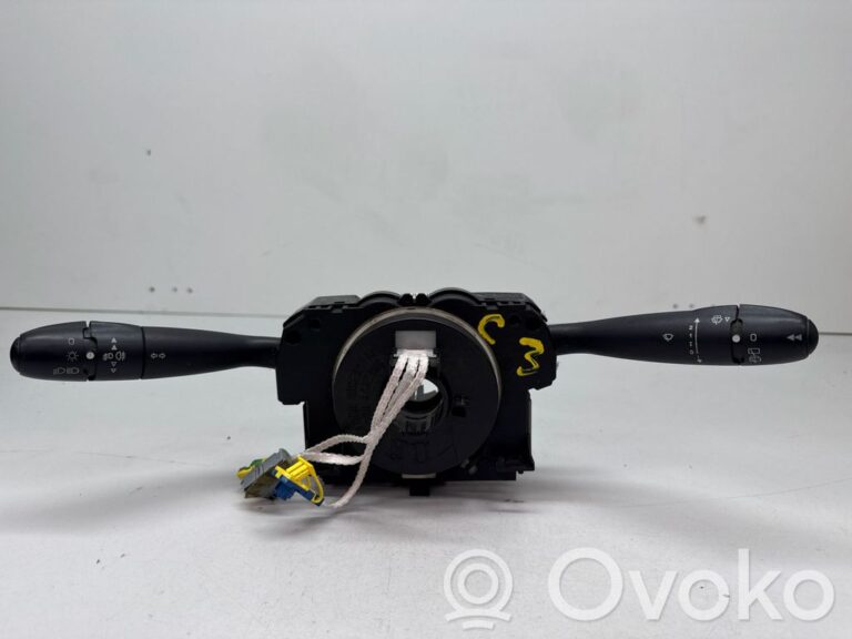 4d760ce3dcf3053f504596843dec2bb5-5d1d6e15d5121d15af819bc31bc30828_light_switch