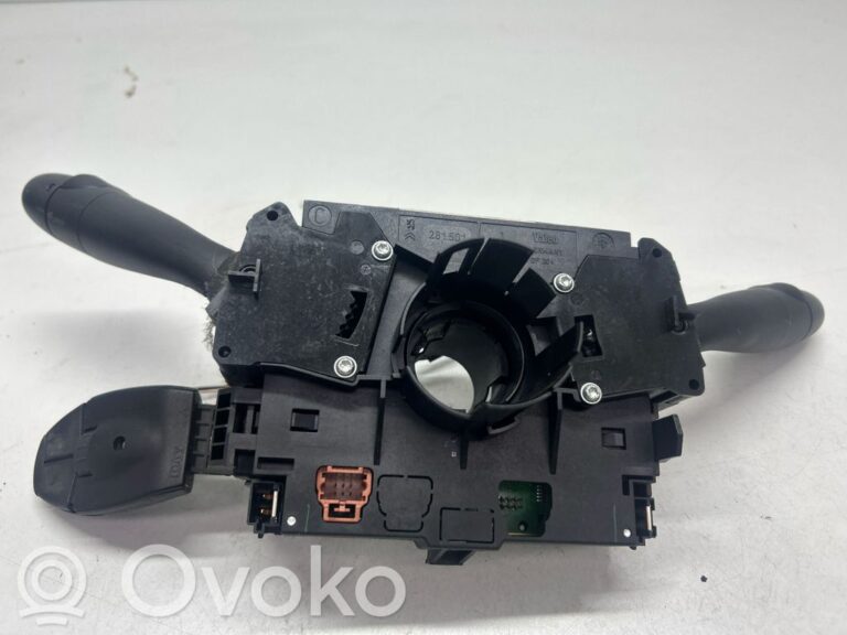 4e50486dd4e7978e2aded0152c6fedb3-f74ec3508bb5787d3db4c36f2306a846_light_switch