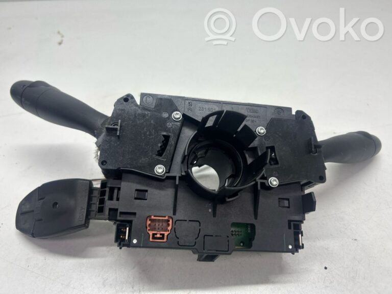 4e50486dd4e7978e2aded0152c6fedb3-f74ec3508bb5787d3db4c36f2306a846_light_switch