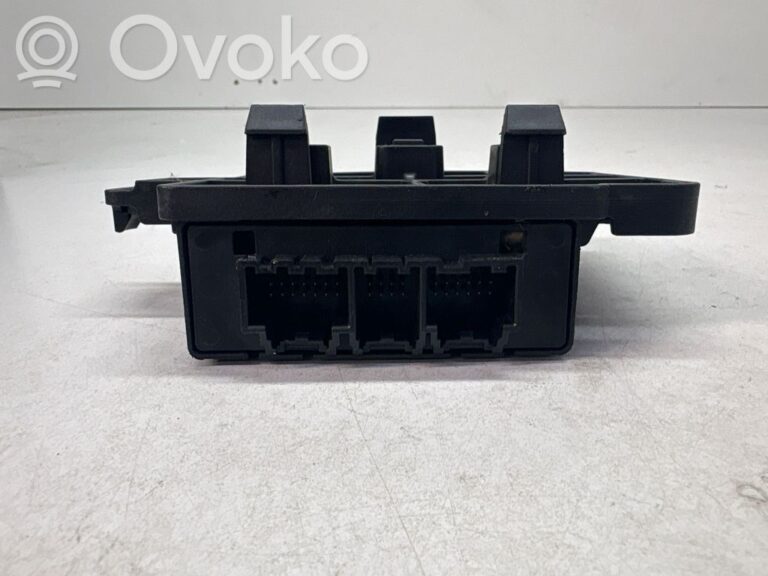 4e930c7e29e99915b050a453163601e7-929f22a991ef59b6ec17c9097bba3067_parking_pdc_control_unit_module