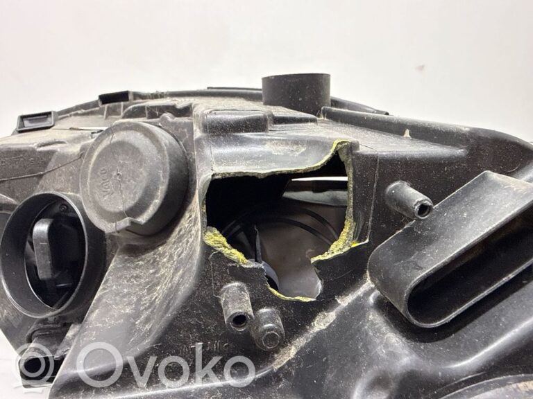 55aa9a875b646c4ea885be56fa4f29d2-a87d25b3f2b1e70962ded08f9dd864fa_headlight_headlamp