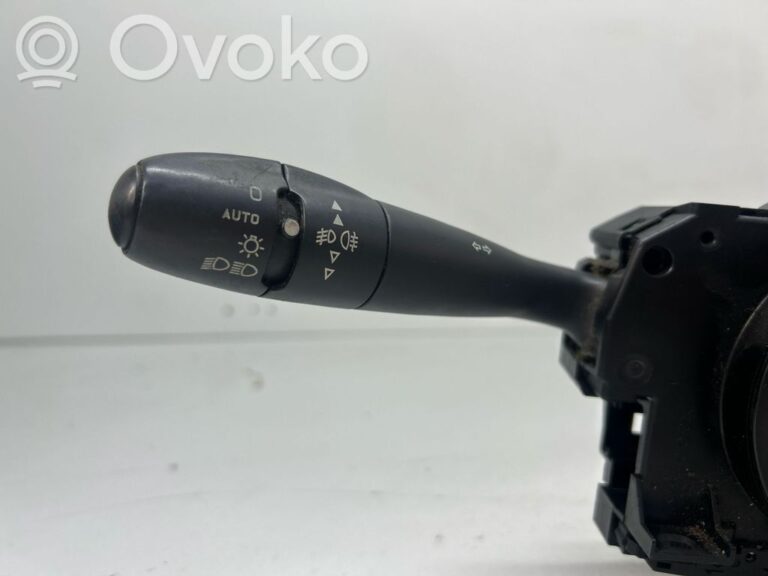 5969e06be1db50da89d21b15fa05bf73-51702e22924fd21a89696d89aab06b06_light_switch