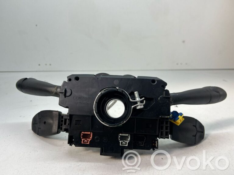 5a771e20c704ef25ee5b8bcb8fcb82aa-05b9f63303c021e692addc9d5316d3b6_light_switch