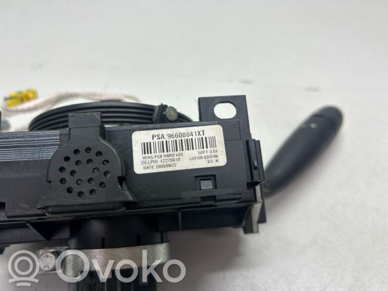 5a7999be229eb84757b00b94d22e3c6b-2ff486299cab7058febd8194410dde7c_light_switch
