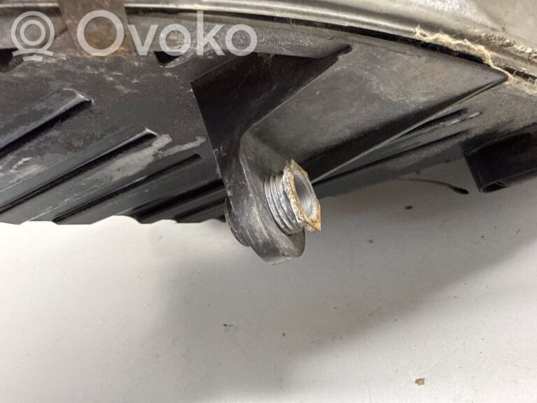 5ad05307173746ac9c3b91e1f6302df6-04aa2319b63aecf8593c810dc25ba55e_headlight_headlamp