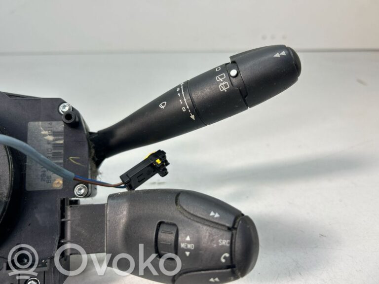5d0cb9fe52d903eb5d8638dfcb4063ff-95575993f500a3acce379041133f6391_wiper_turn_signal_indicator_stalk_switch