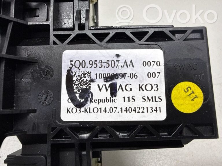 5edaa4d2f22e8e551adb17051b91c2c1-cd83cee01b63bbce211e438dff972d5b_wiper_turn_signal_indicator_stalk_switch