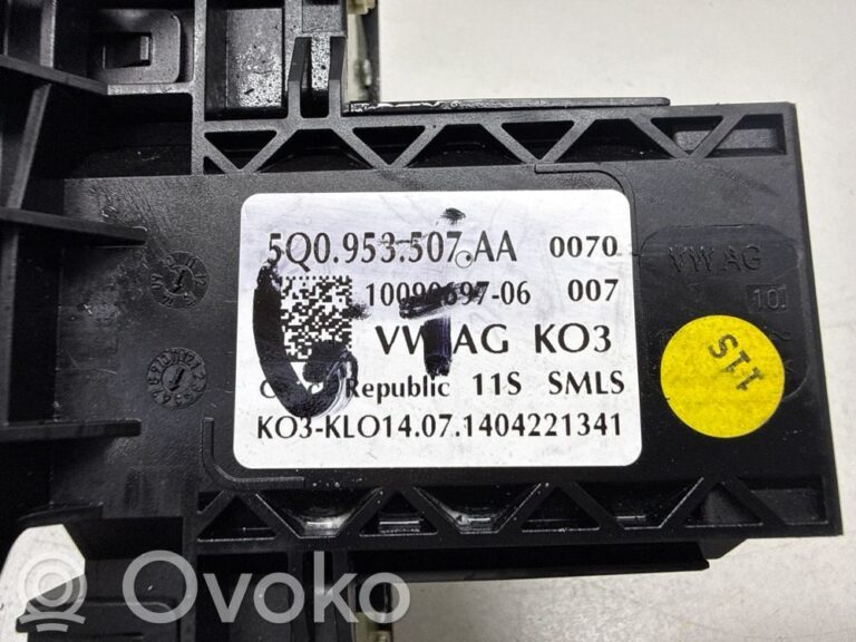 5edaa4d2f22e8e551adb17051b91c2c1-cd83cee01b63bbce211e438dff972d5b_wiper_turn_signal_indicator_stalk_switch