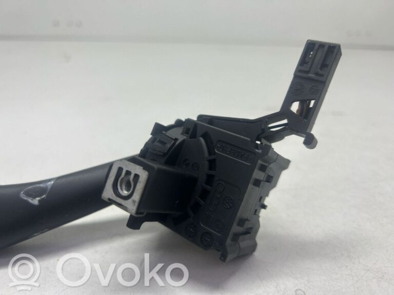 5fde8c8063b4eb43db8fb933da26e3cb-10f33f5d5185126bc19ec483ff366092_wiper_control_stalk