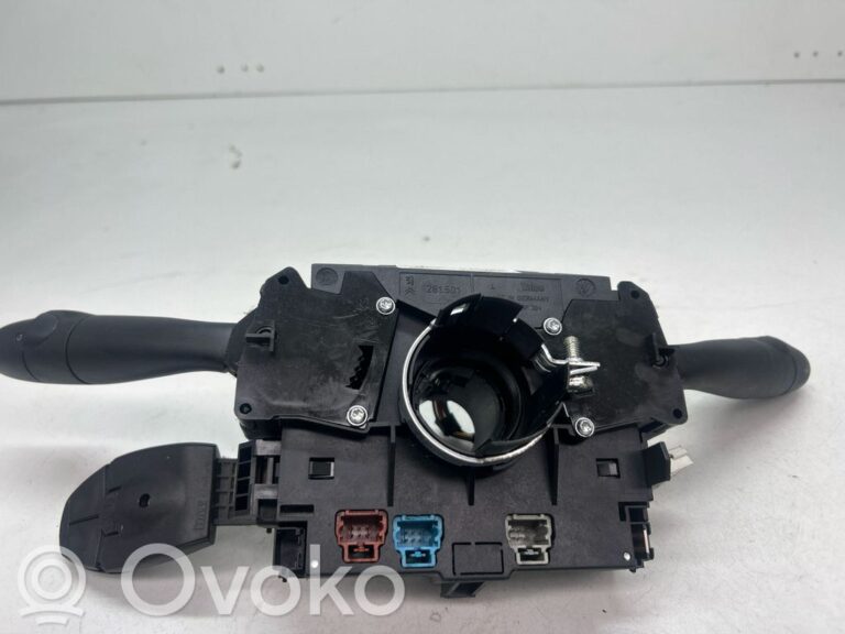 61660cec220766a0756fa83f6278bdbf-7de006966057da7000927cbe0e4b00f4_light_switch
