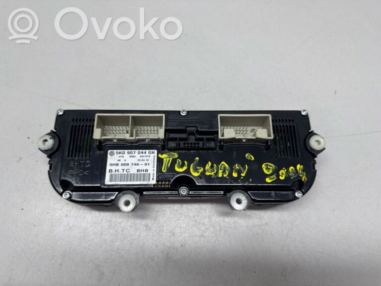 62300543490c3b72dd182c8c26da7e7f-e6d8b45e7f1fd6aad40ced9495def9fe_climate_control_unit