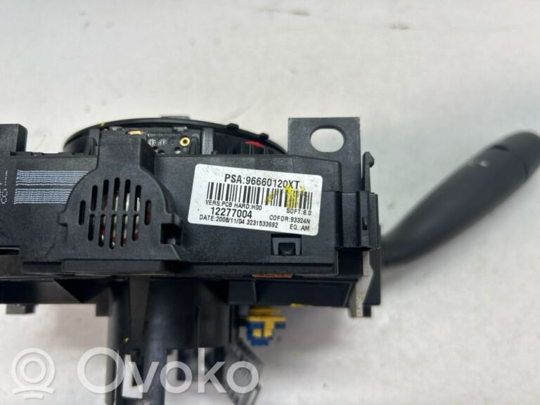 655564faad7bf91ae2515969c14f31f4-684e4b35f3b8eee1a45f184ec9d52d3a_light_switch