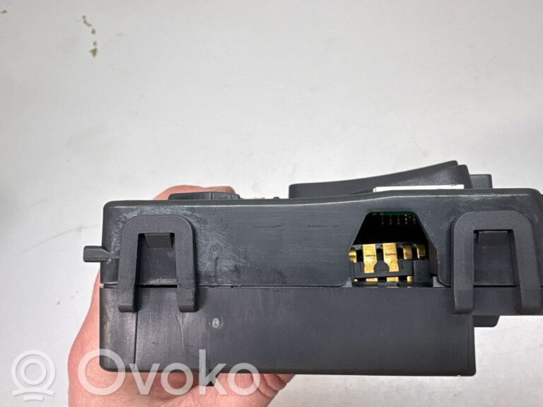 65fb6e01d01281f186b1c1775163be6c-c4d416e68db5efb1647fd5f69d9dddf2_wiper_control_stalk