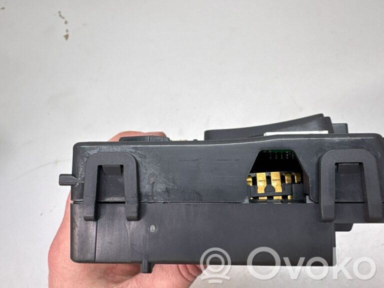 65fb6e01d01281f186b1c1775163be6c-c4d416e68db5efb1647fd5f69d9dddf2_wiper_control_stalk