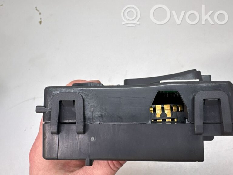 65fb6e01d01281f186b1c1775163be6c-c4d416e68db5efb1647fd5f69d9dddf2_wiper_control_stalk
