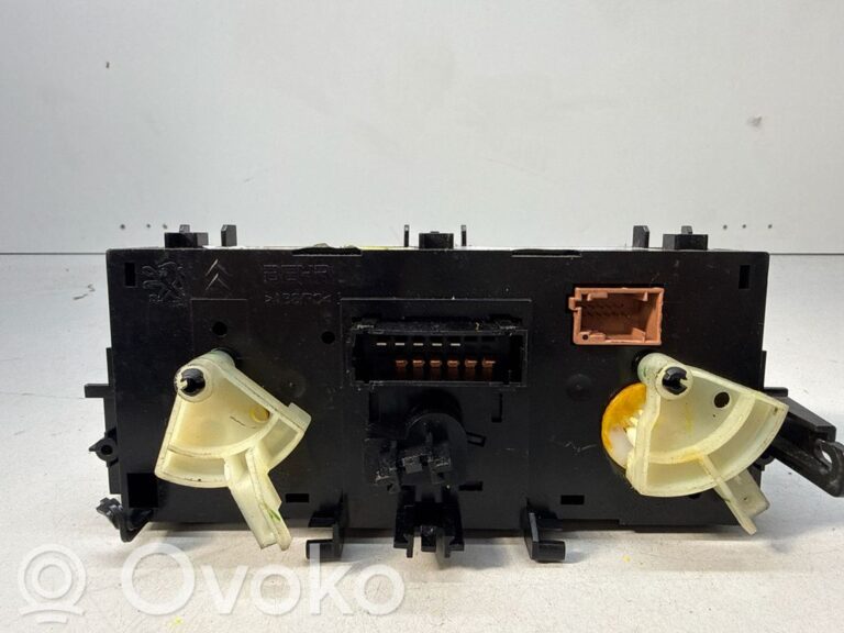 68b765ba5d7a0f8aae4d3cf14e9b4dea-ff86d53d5c45be1ea09fcc5e8f1649c5_climate_control_unit