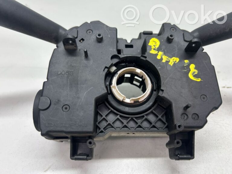 7009a8d7052a89cea3fe18df94f31b8a-5c635a7c96ee185025bca285f42b44d9_light_switch