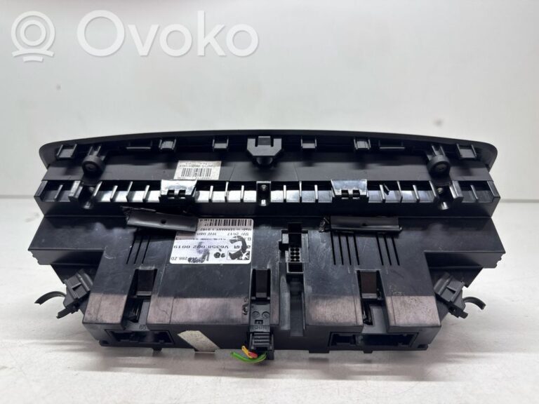 71e174b5d1a05a129094db8a86cb894b-citroen_c5_climate_control_unit