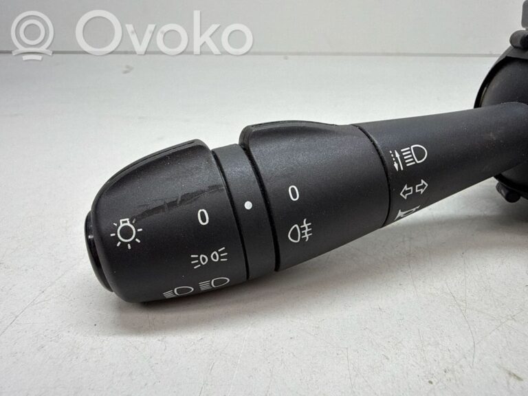 71f00d5b0c21f1c60d17567619653816-00f9fa8dcd94967963e4ae72a2c5135d_light_switch