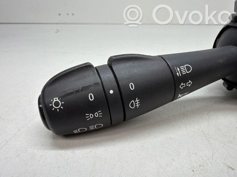 71f00d5b0c21f1c60d17567619653816-00f9fa8dcd94967963e4ae72a2c5135d_light_switch