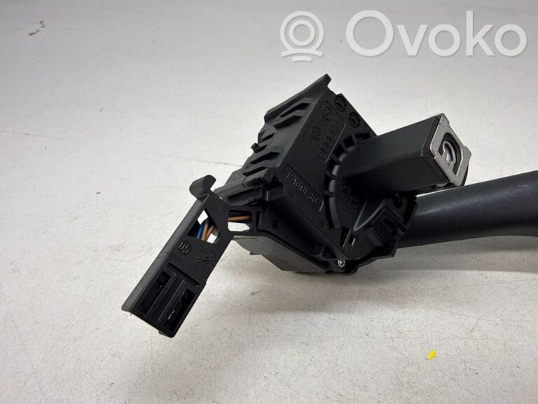 7978c39ecd6df09e664e5377ac452972-1a3d97c044f504675625682d2e6c5439_wiper_control_stalk