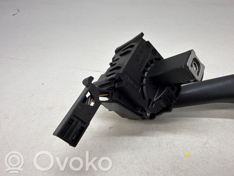 7978c39ecd6df09e664e5377ac452972-1a3d97c044f504675625682d2e6c5439_wiper_control_stalk