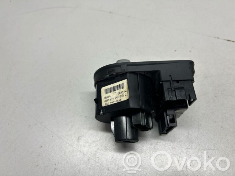 7abad4f66ad45cc67d5f0c09c78a3e7e-b12dff7253ef4a32913d1bd06d92d581_light_switch