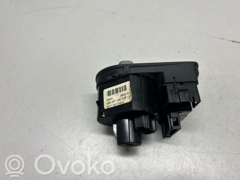 7abad4f66ad45cc67d5f0c09c78a3e7e-b12dff7253ef4a32913d1bd06d92d581_light_switch
