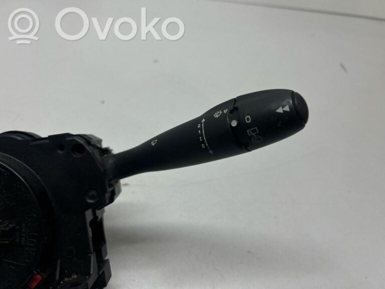 7b7232e8a1a2bd7c8f7529d68d0f0c9b-f1d88e2c252ab2c19e3e5c48d1915485_light_switch