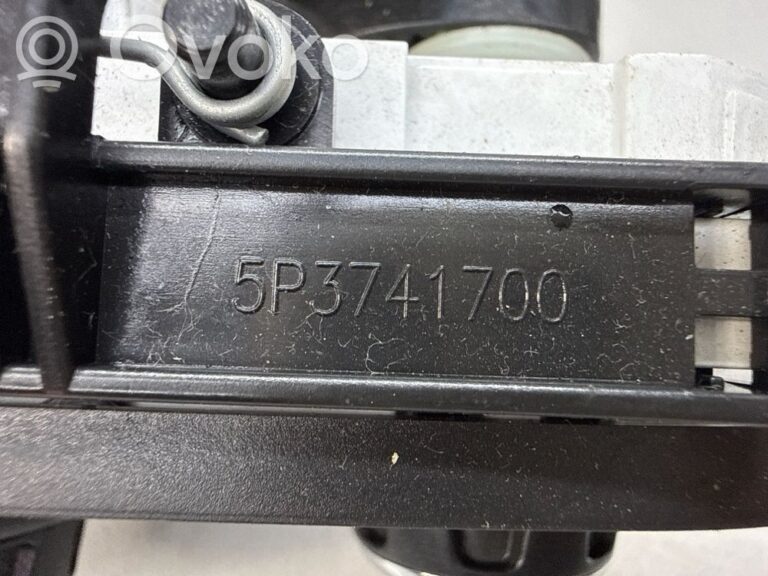 7c74d98a47f8c0013c6d8f8053af5c82-9ca70cd38cf3ffd6f3a8f25aa166ba76_climate_control_unit