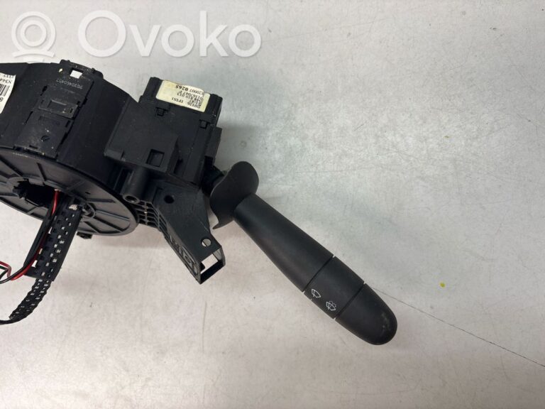 7f1239335d0078898302c115e15f4d91-d70b3cdfb71b043ae0d2b9f560cf1858_wiper_control_stalk
