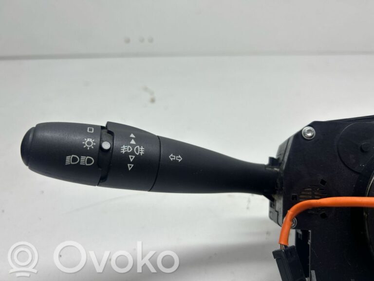 826ddf3321c87ad2ece587ed6737385e-57d62b2e2f58e7b5d389a261c81e1139_light_switch