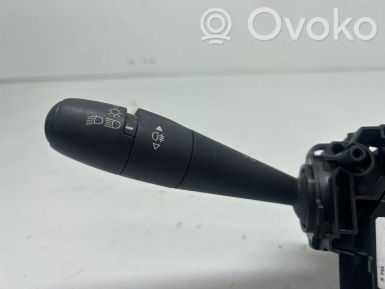 83221b794a4ecf21fe0644c45f2f7095-510a36a54c80f3e31748988684261f2b_wiper_turn_signal_indicator_stalk_switch